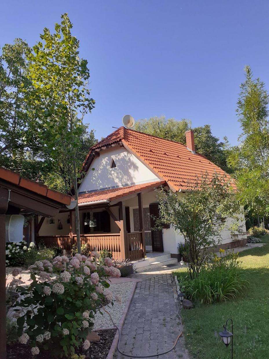 Siraly Haz Apartment Révfülöp Cameră foto